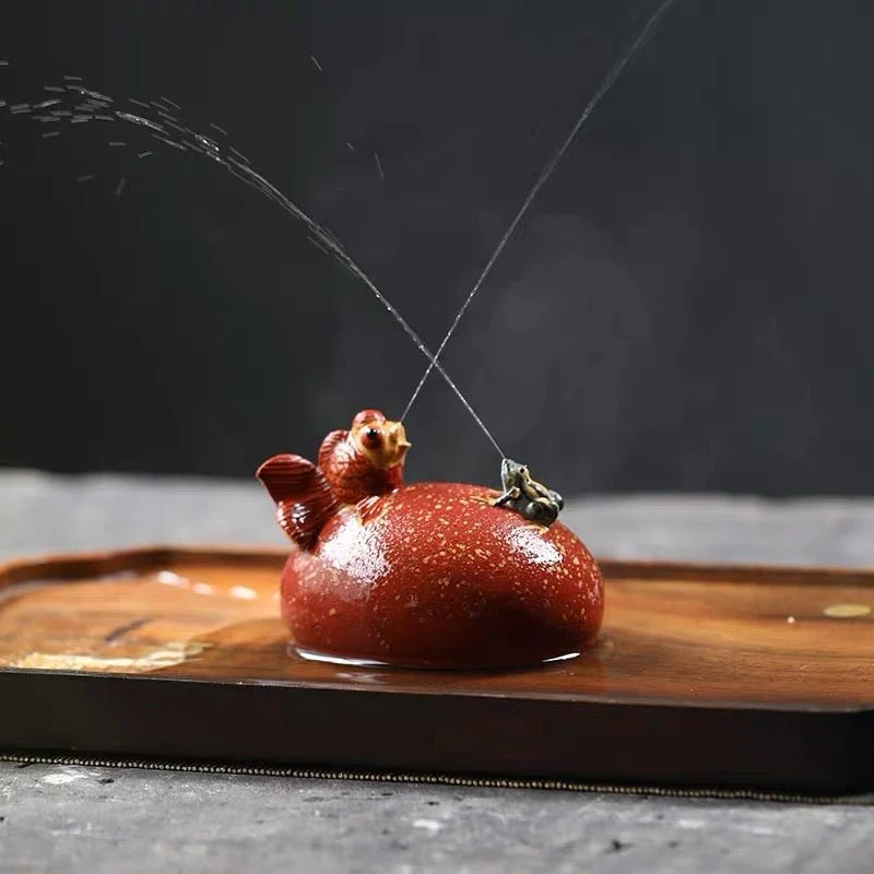 Handgefertigte Teekannen-Kollektion mit Wassersprühfunktion aus Ton