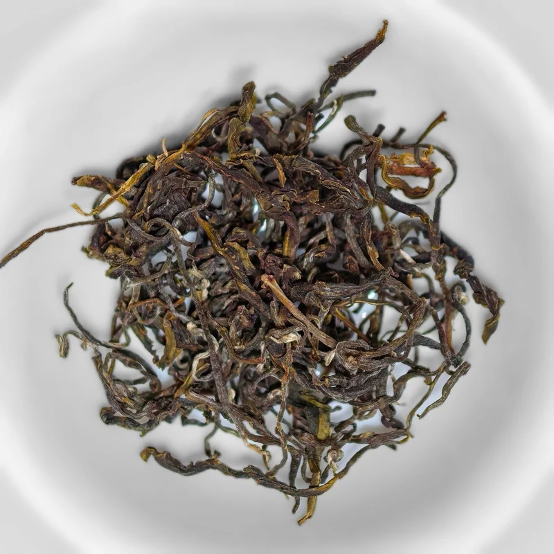 Geräucherter Pingjiang Yancha Gelber Tee
