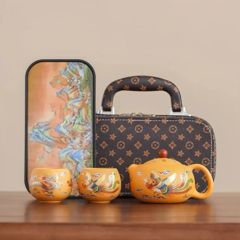 Goldener Drache & Phönix – Tragbares Teeset aus gelber Yixing-Ton-Teekanne