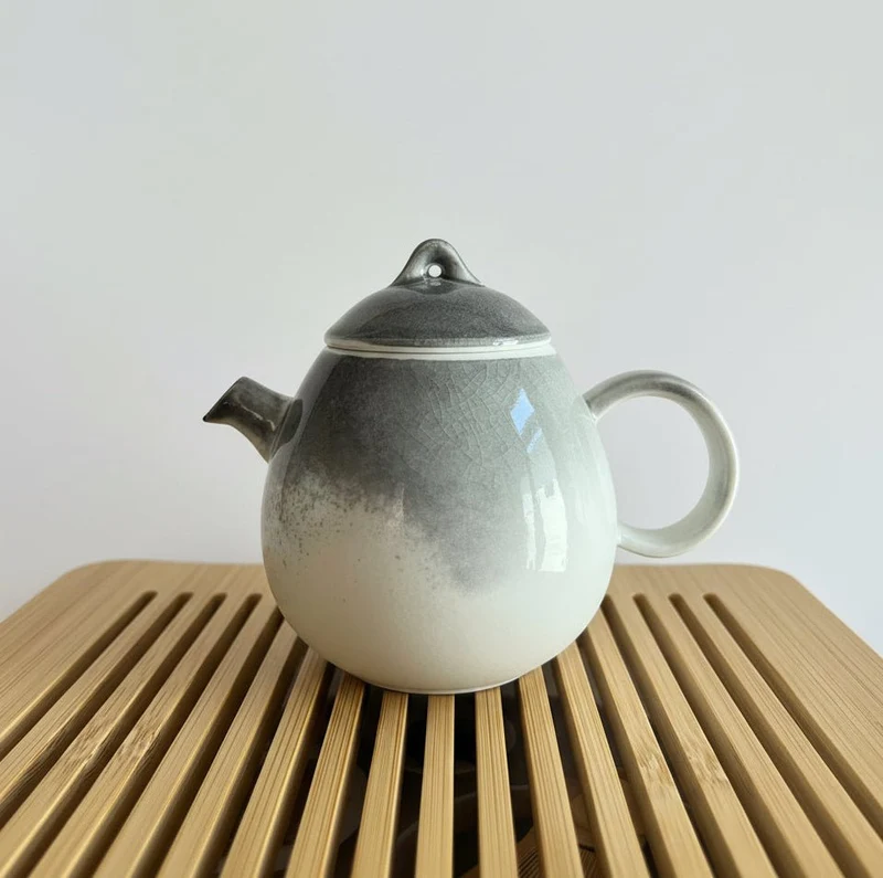 Jingdezhen-Teekannenkollektion mit Ascheglasur
