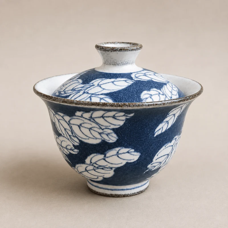 Jingdezhen handgemalte „Cerulean Tales“ von Qinghua Gaiwan