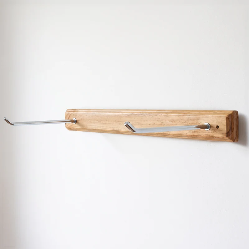 Wandhalter aus Holz für Yoga- und Pilates-Matten mit Ösen