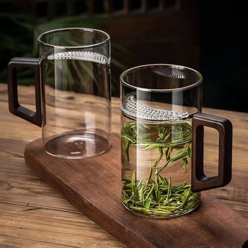 Morning Light – Teebereiter aus Glas mit Griff aus Walnussholz