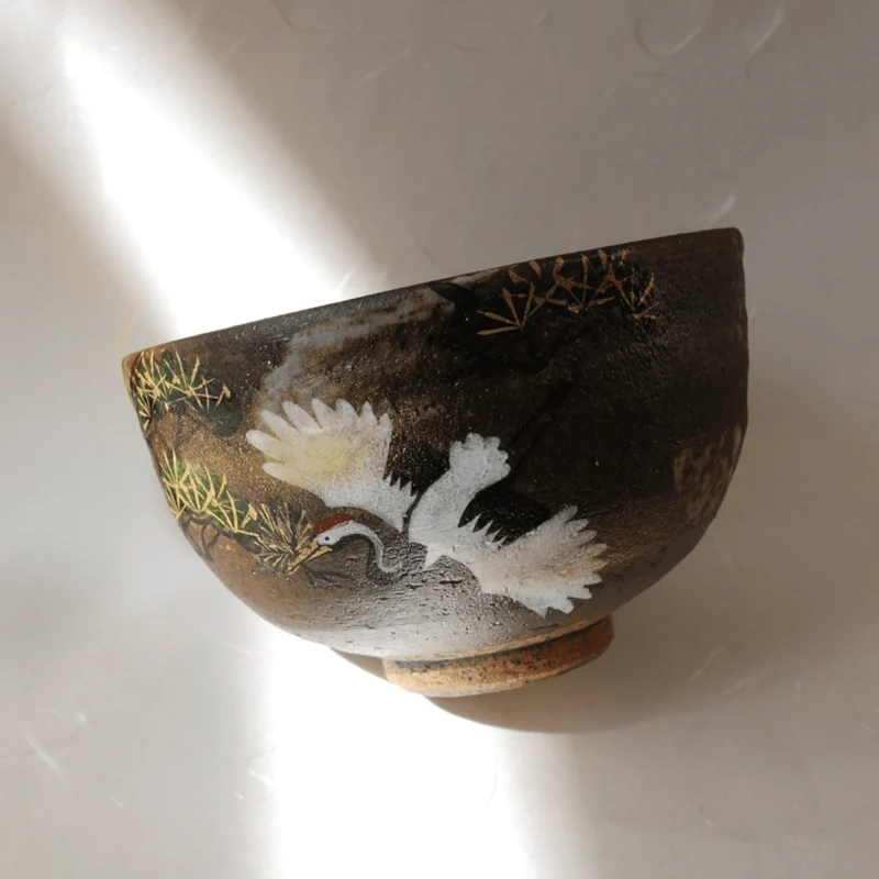 Handgefertigte „Tsuru“ Kyoyaki Matcha-Schale