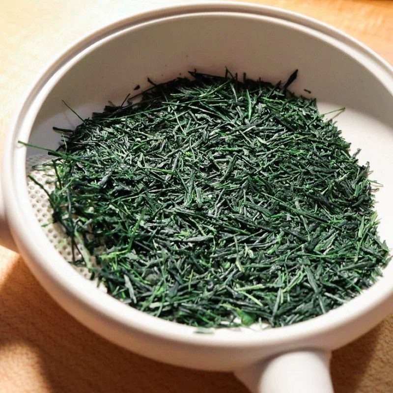 Yame handverlesenes Saemidori 3-Sterne Dento Hon Gyokuro
