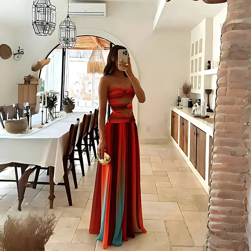 Robe fendue satinée à effet drapé