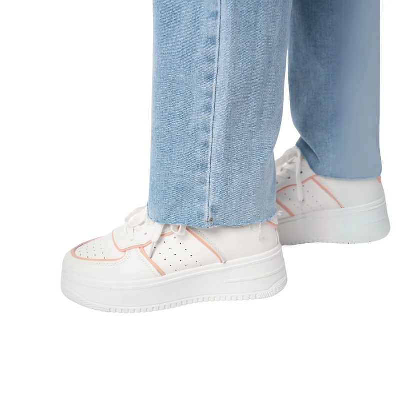 Jean droit pour femme en bleu clair