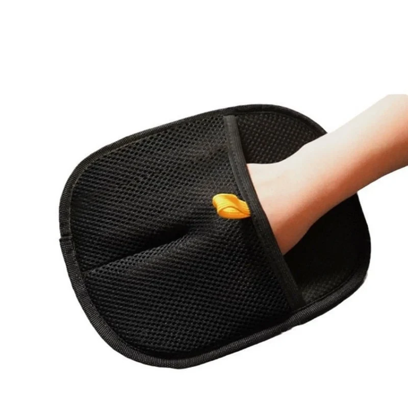 Gant pour enlever les poils d’animaux