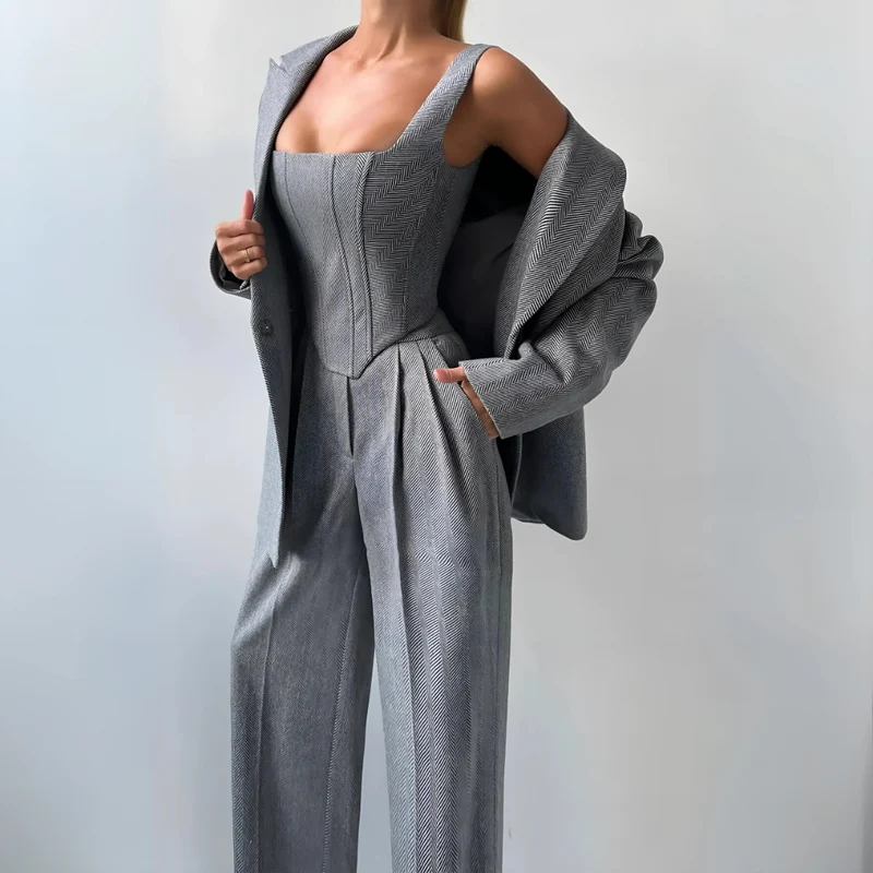 Ensemble élégant 3 pièces pour femme avec blazer et pantalon
