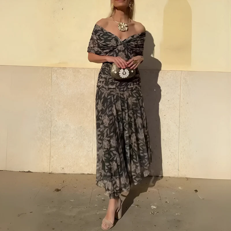 Robe longue à épaules dénudées avec motif fleuri