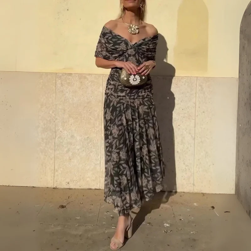 Robe longue imprimée col V – épaules dénudées