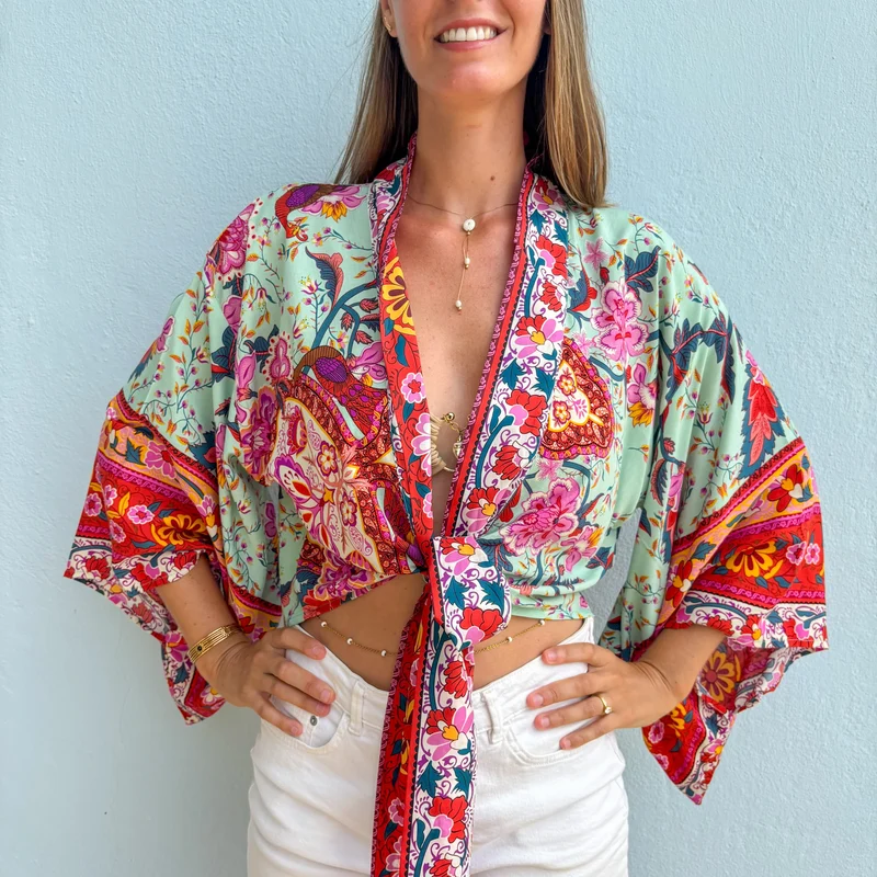 Kimono court femme – Fleur menthe – Léger, fluide et estival