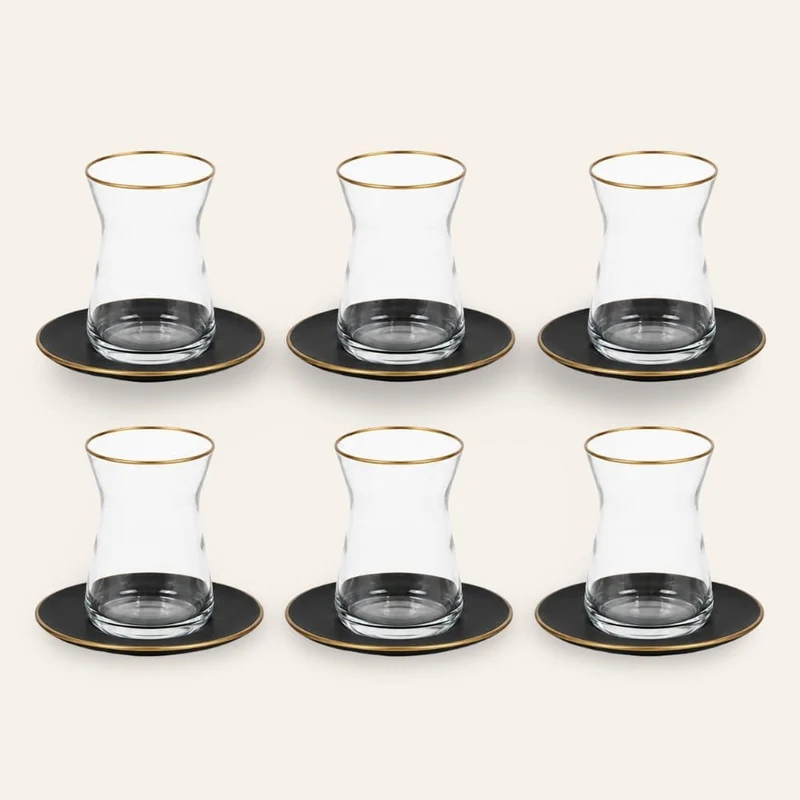 Set aus 6 türkischen Teegläsern und schwarzen Tellern RAKLE
