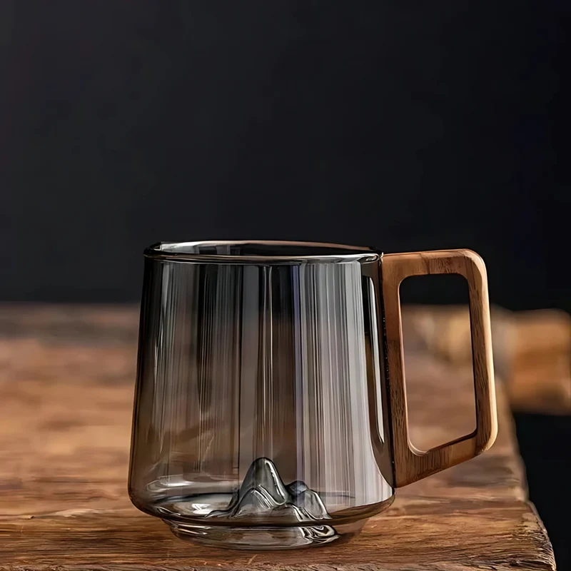 Verre à café avec poignée en bois