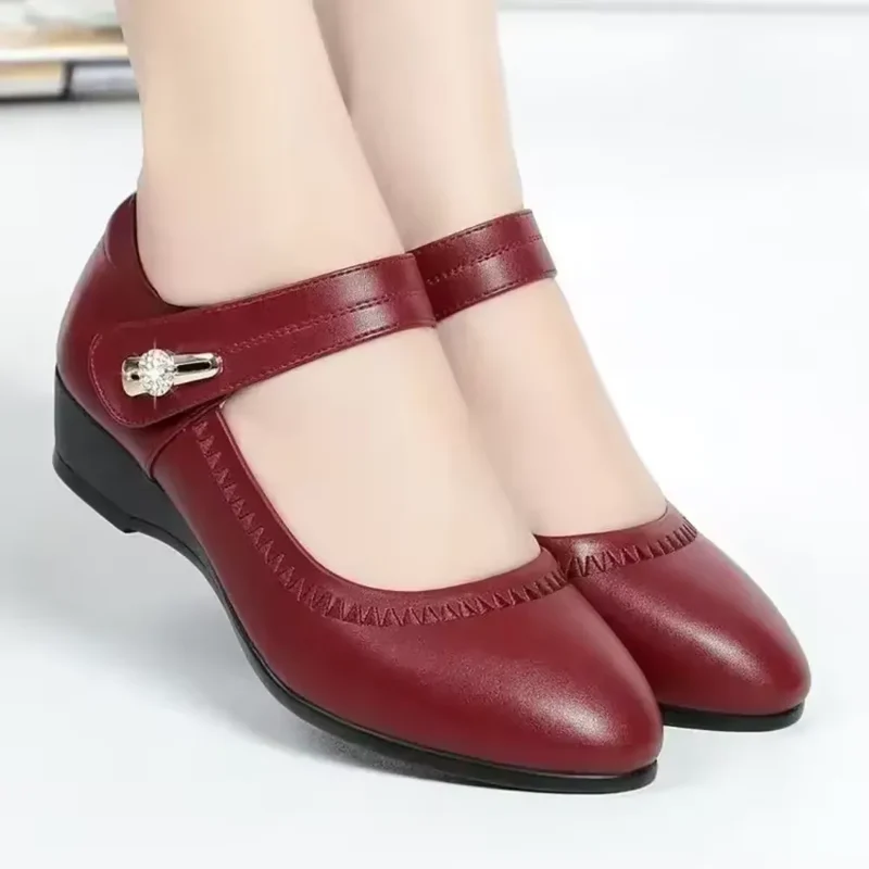Chaussures à brides élégantes