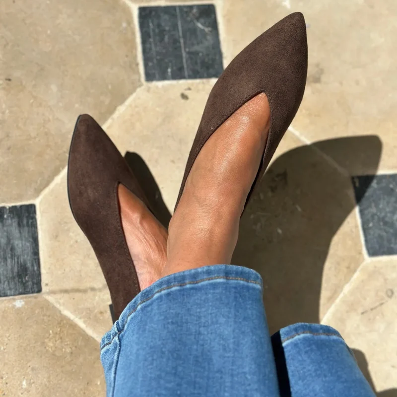 Élégantes ballerines en daim