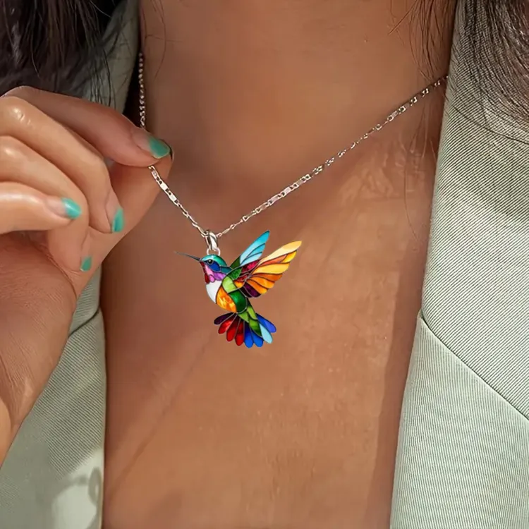 Élégant collier pendentif colibri coloré
