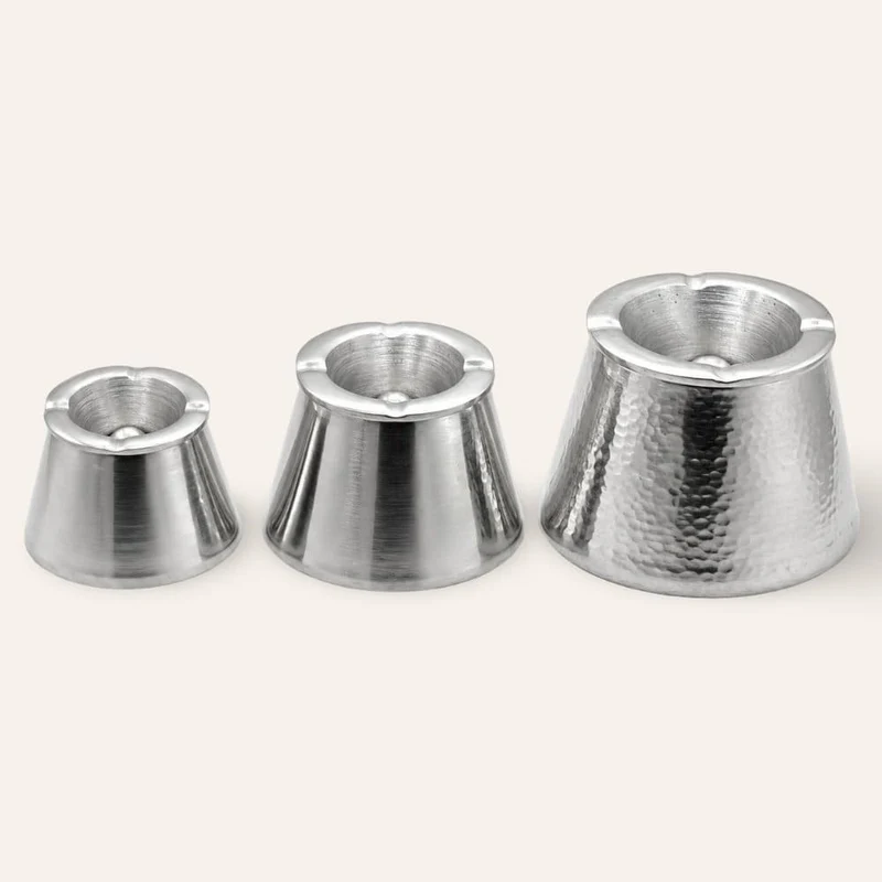 Marokkanischer konischer Aschenbecher aus silbernem Metall