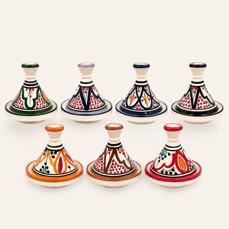 Marokkanische Tajine mit türkisfarbenen Gewürzen